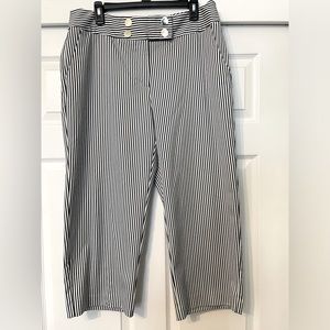 Chico's Black and White Striped Crop. Waist 34” length 34”
